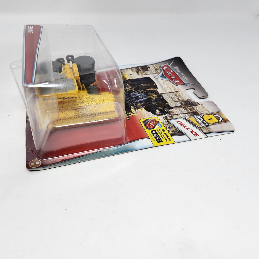 Bessie Sheriff's Impound Lot * Disney Pixar CARS * Deluxe Series