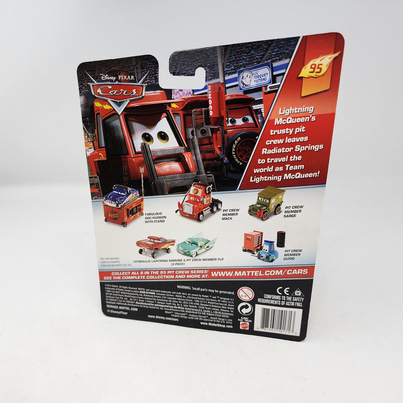 Fabulous Doc Hudson with Stand Pit Crew * Disney Pixar CARS * Deluxe