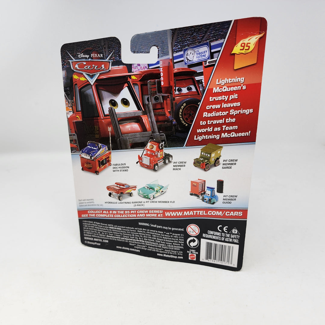 Fabulous Doc Hudson with Stand Pit Crew * Disney Pixar CARS