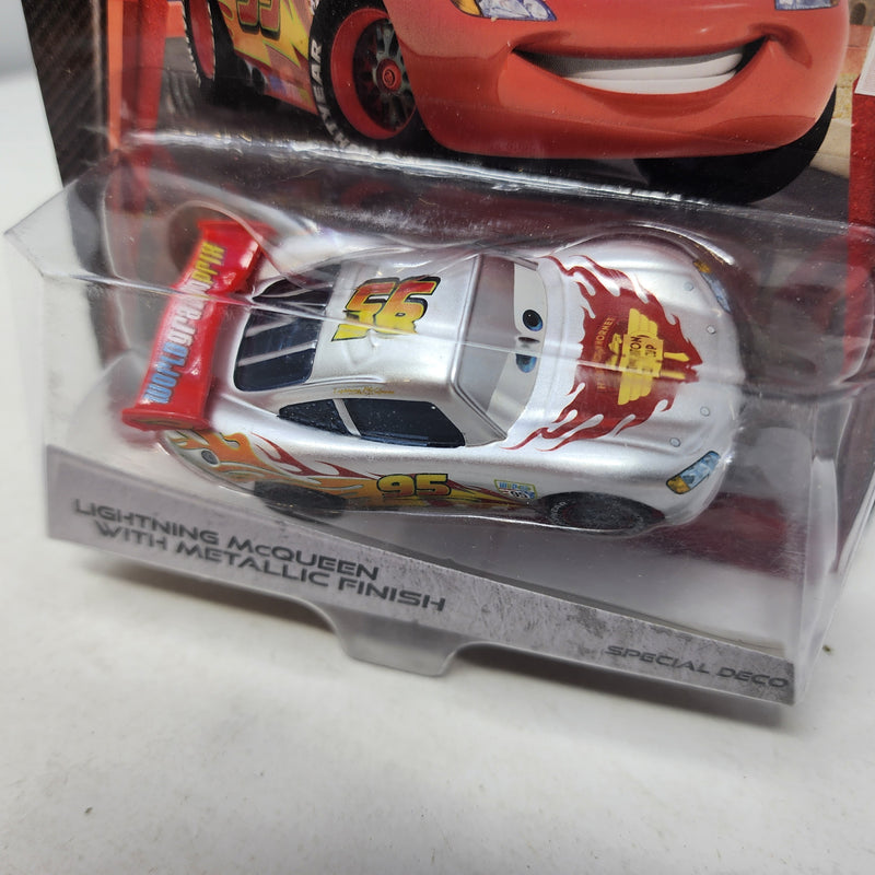 Lightning McQueen w/ Metallic Finish * Disney Pixar CARS 2 * Kmart Silver Racer