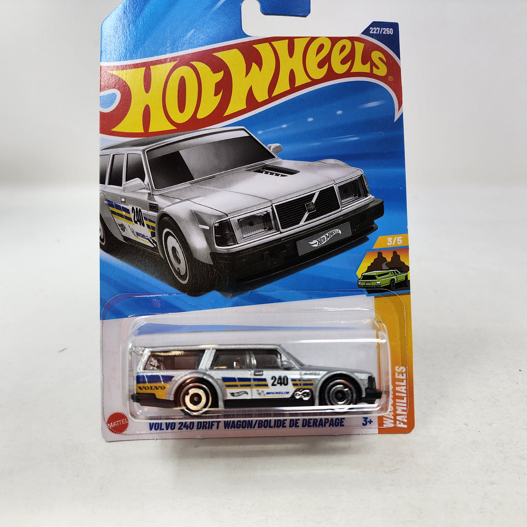 HOT WHEELS アメ車 Volvo 240 Drift #227 * Silver * 2025 Hot Wheels NEW! N Case