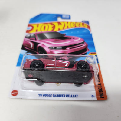 '20 Dodge Charger Hellcat #240 * SUPER Treasure Hunt * 2025 Hot Wheels  NEW! N Case