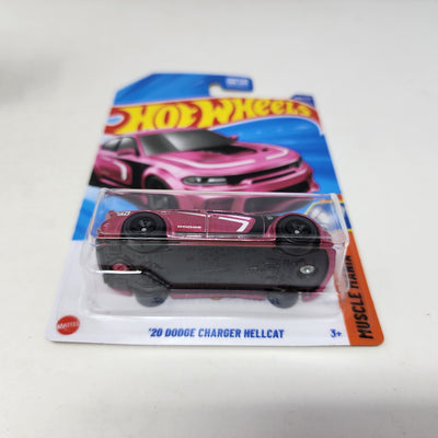 '20 Dodge Charger Hellcat #240 * SUPER Treasure Hunt * 2025 Hot Wheels  NEW! N Case