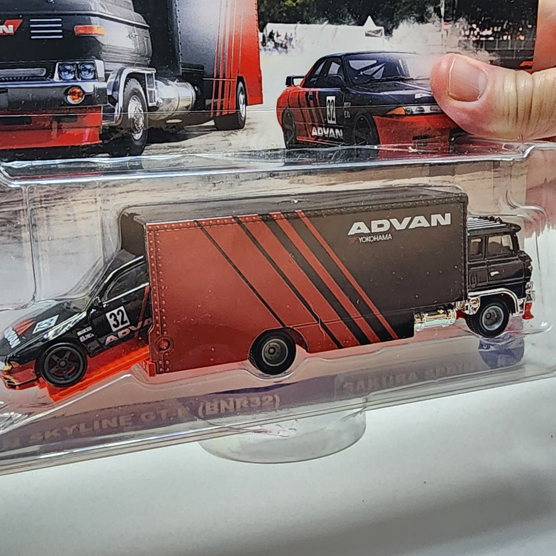 Nissan Skyline GT-R & Sakura ADVAN * Hot Wheels Team Transport Car