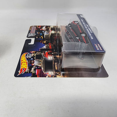 '69 Nissan Skyline Van & Carry On * Hot Wheels Team Transport Car Culture