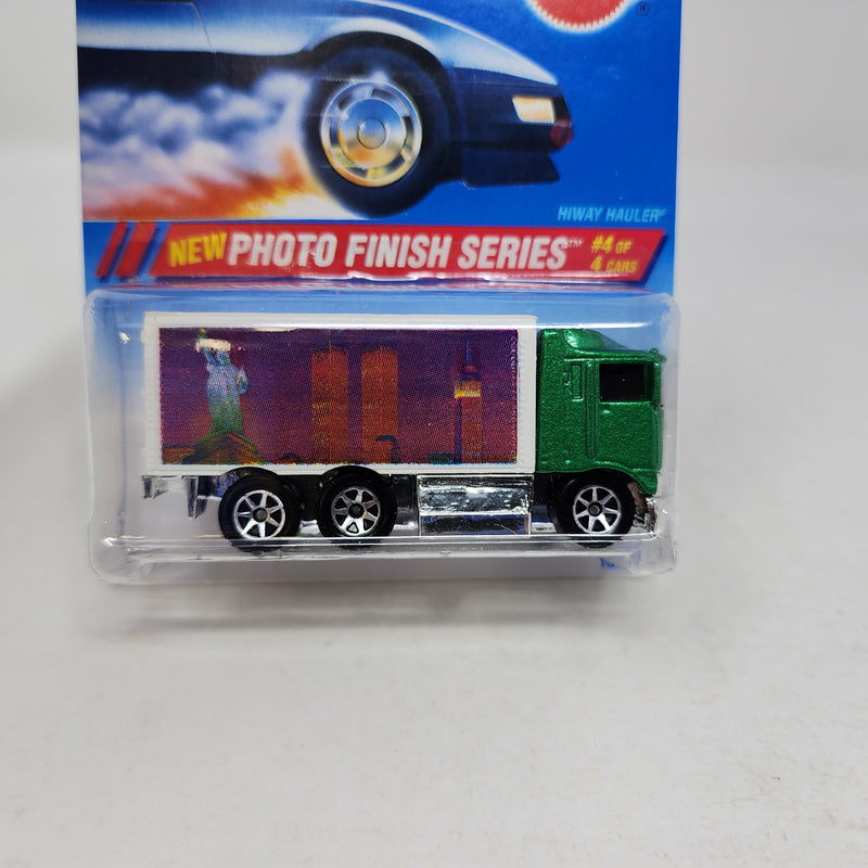 Hiway Hauer NYC Twin Towers * Hot Wheels * Blue Card