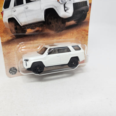 Toyota 4Runner #9 * WHITE * 2025 Matchbox Case J