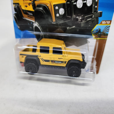 '15 Land Rover Defender Double Cab #179 * Yellow * 2025 Hot Wheels  NEW! Case Q