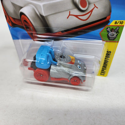Quick Chat #216 * Silver * 2025 Hot Wheels  NEW! Case Q
