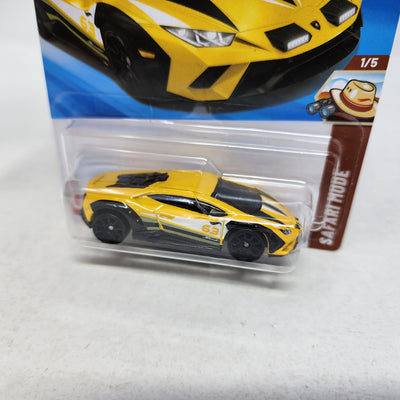 Lamborghini Huracan Sterrato #41 * Yellow * 2025 Hot Wheels  NEW! Case Q