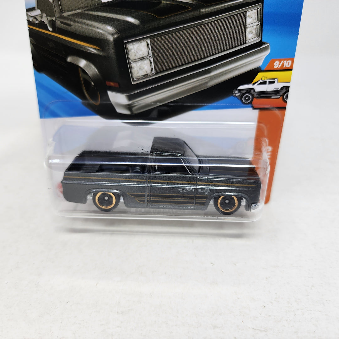 83 Chevy Silverado #157 * BLACK * 2025 Hot Wheels NEW! Case