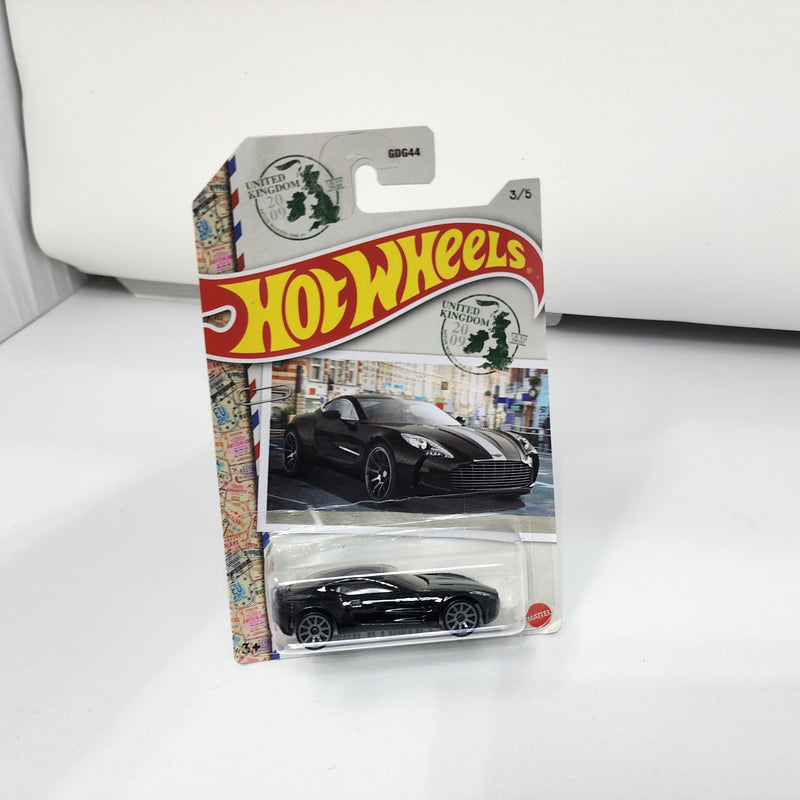 Aston Martin One-77 * Hot Wheels World Class Racers