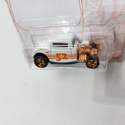 '32 Ford * Hot Wheels  52nd Anniversary Pearl & Chrome