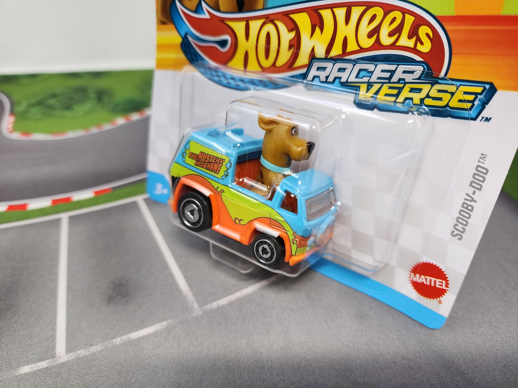 Scooby-Doo Mystery Machine * NEW!! 2026 Hot Wheels Racer Verse
