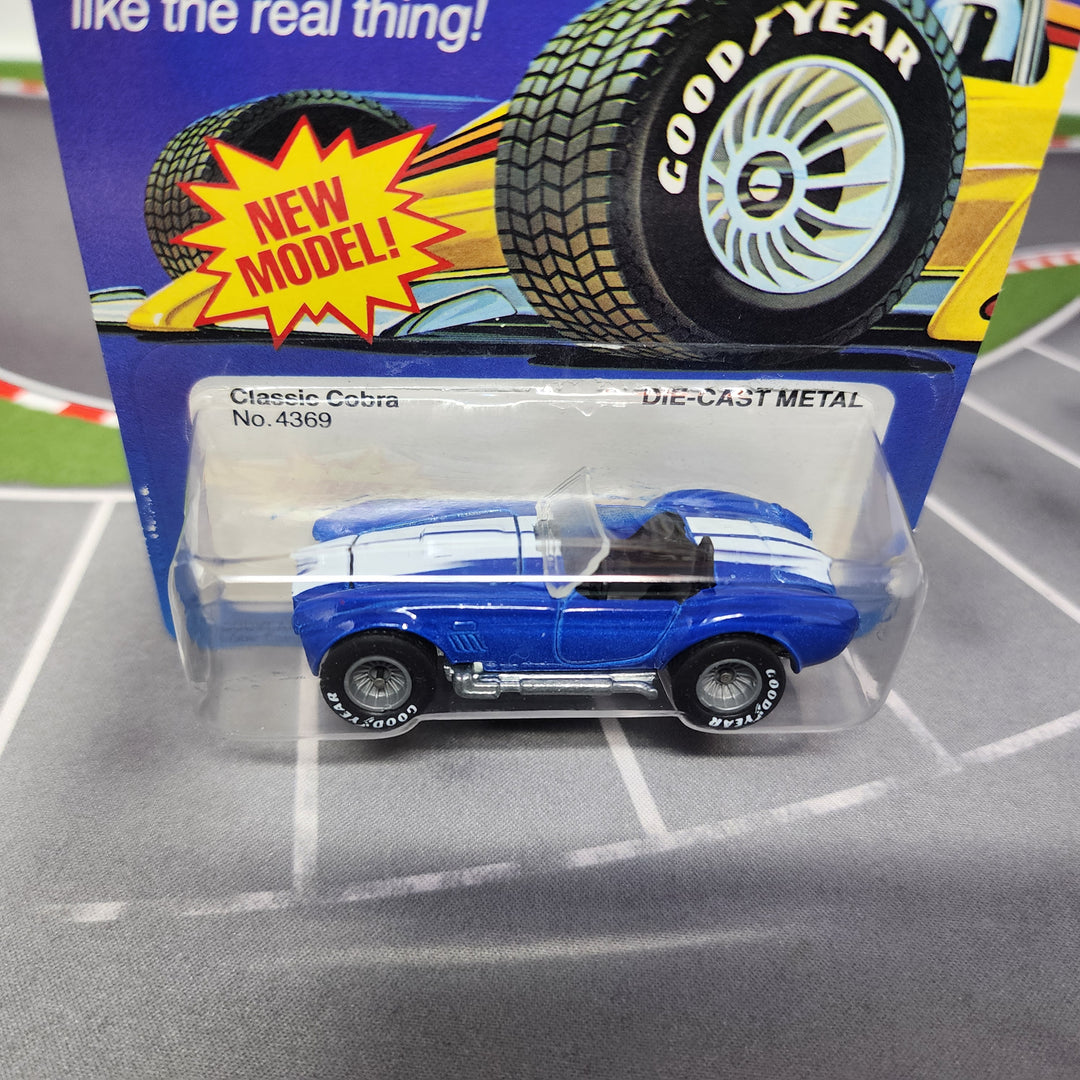 Classic Cobra 4369 * Hot Wheels Real Riders 1982 Hong Kong