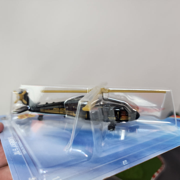 Sikorsky S-70 #17 * 2026 Matchbox Sky Busters New Case J