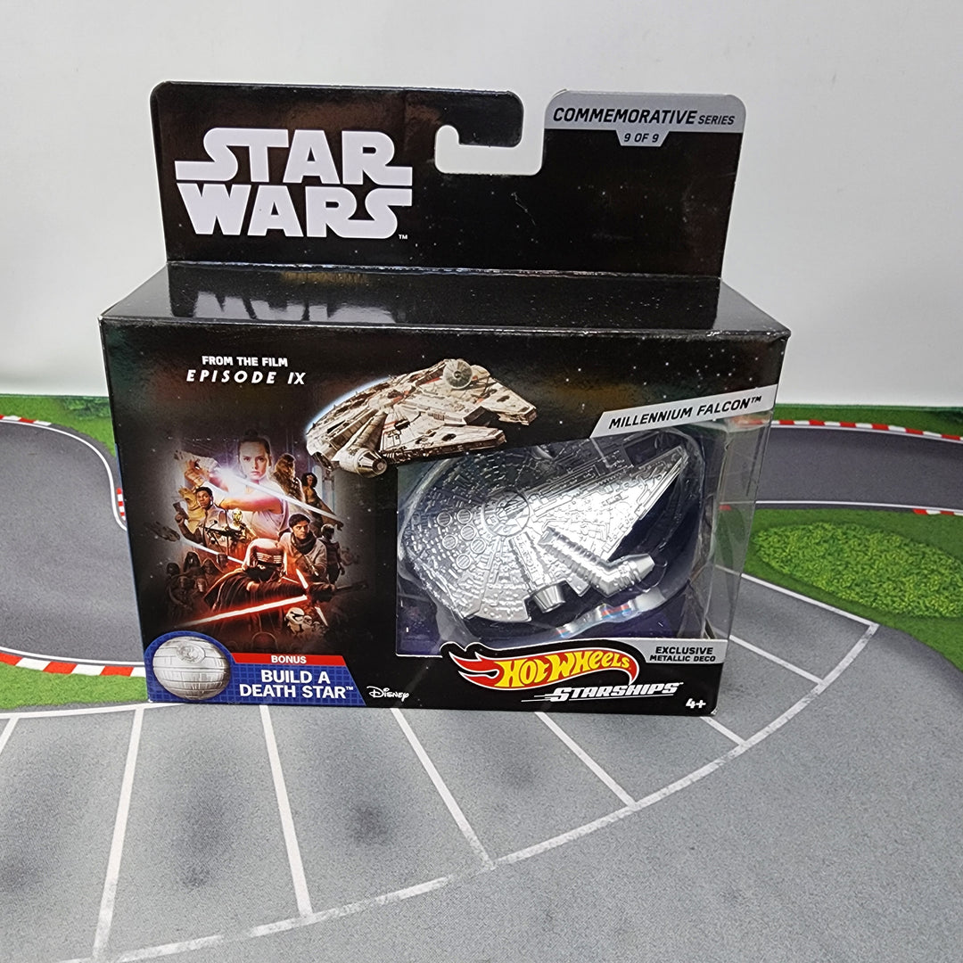 Millennium Falcon * Hot Wheels Star Wars Commemorative Series