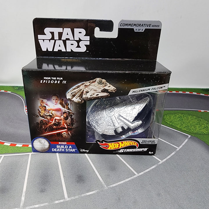 Millennium Falcon * Hot Wheels Star Wars Commemorative Series