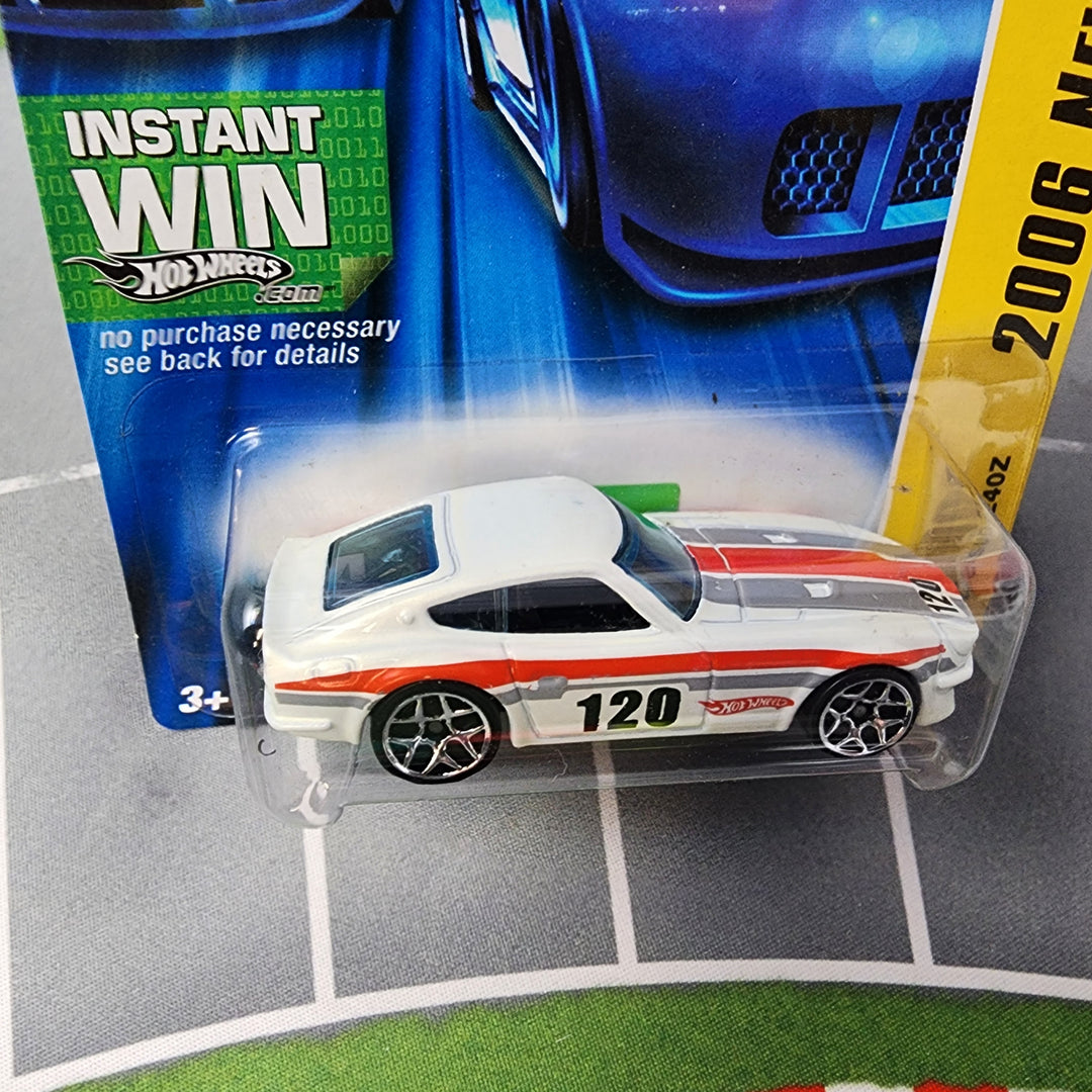White Hot【ビンテージ洋書】 Datsun 240Z #36 * WHITE * Hot Wheels 2006 * New Models First