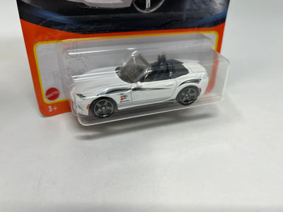 '15 Mazda MX-5 Miata #61 * Matchbox Basic Series * White