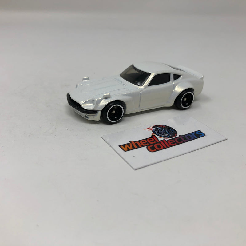 Datsun 240Z Cars & Donuts Car Culture * Hot Wheels 1:64 scale Loose