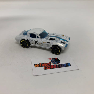 Corvette Grand Sport Mystery Model * Hot Wheels Loose 1:64 Scale Diecast Model