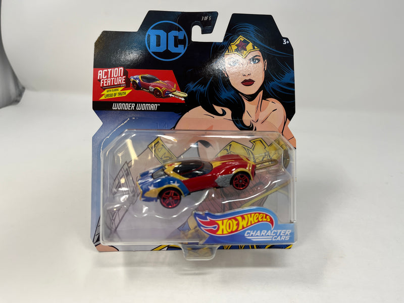 Wonder Woman w/ Action Feature *  Hot Wheels DC Character Cars