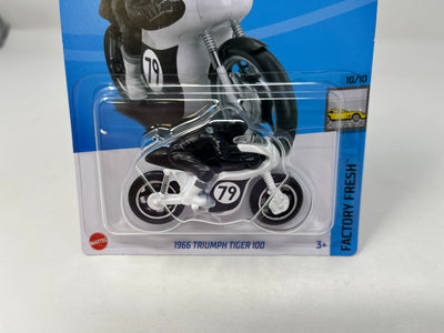 1966 Triumph Tiger 100 #190 * White * 2024 Hot Wheels Case K