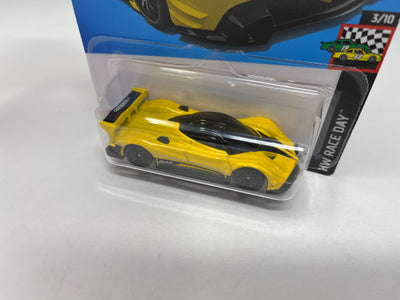 Pagani Zonda R #99 * Yellow * 2024 Hot Wheels Case J