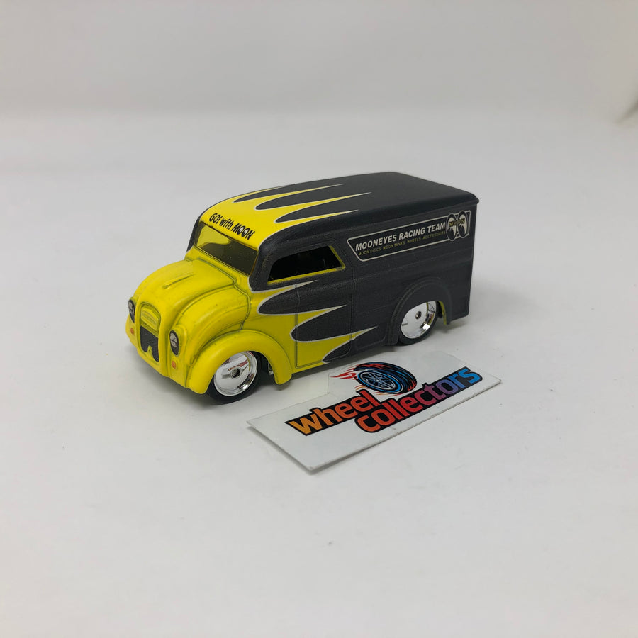 Hot Wheels Special Delivery Dairy Delivery Mooneyes 1:64