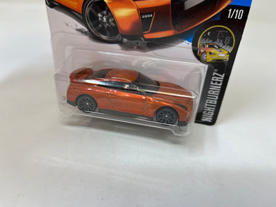 '17 Nissan GT-R (R35) #282 * Orange * 2017 Hot Wheels USA Card
