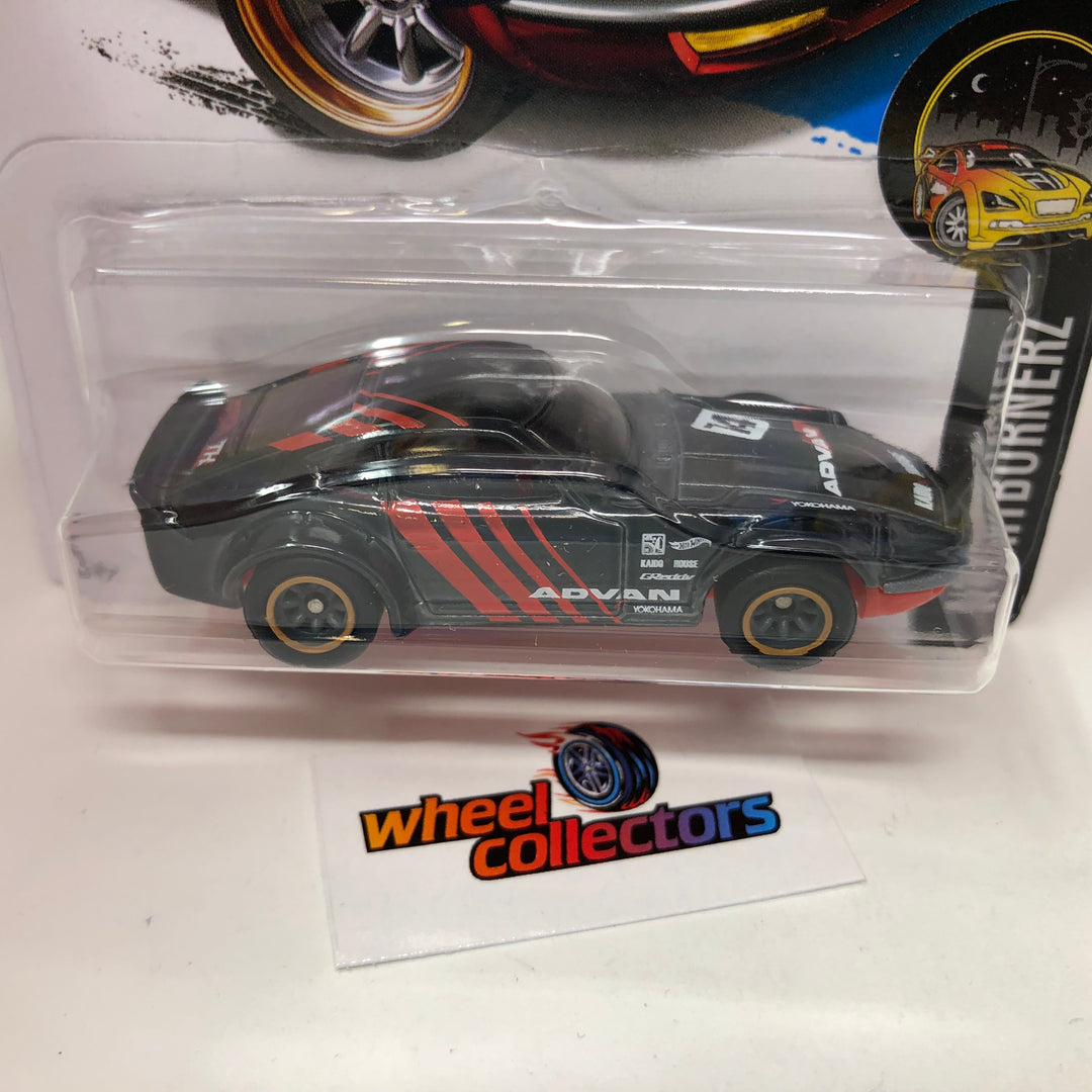 Hot Wheels Nissan Fairlady Z on sale super