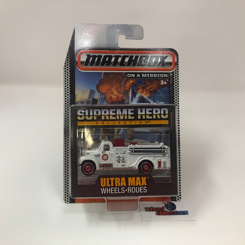 1963 Mack B model Fire Truck * White * Matchbox Supeme Hero w/ Ultra Max wheels
