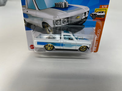 Custom '72 Chevy LUV #118 * WHITE * 2024 Hot Wheels Case N Short Card