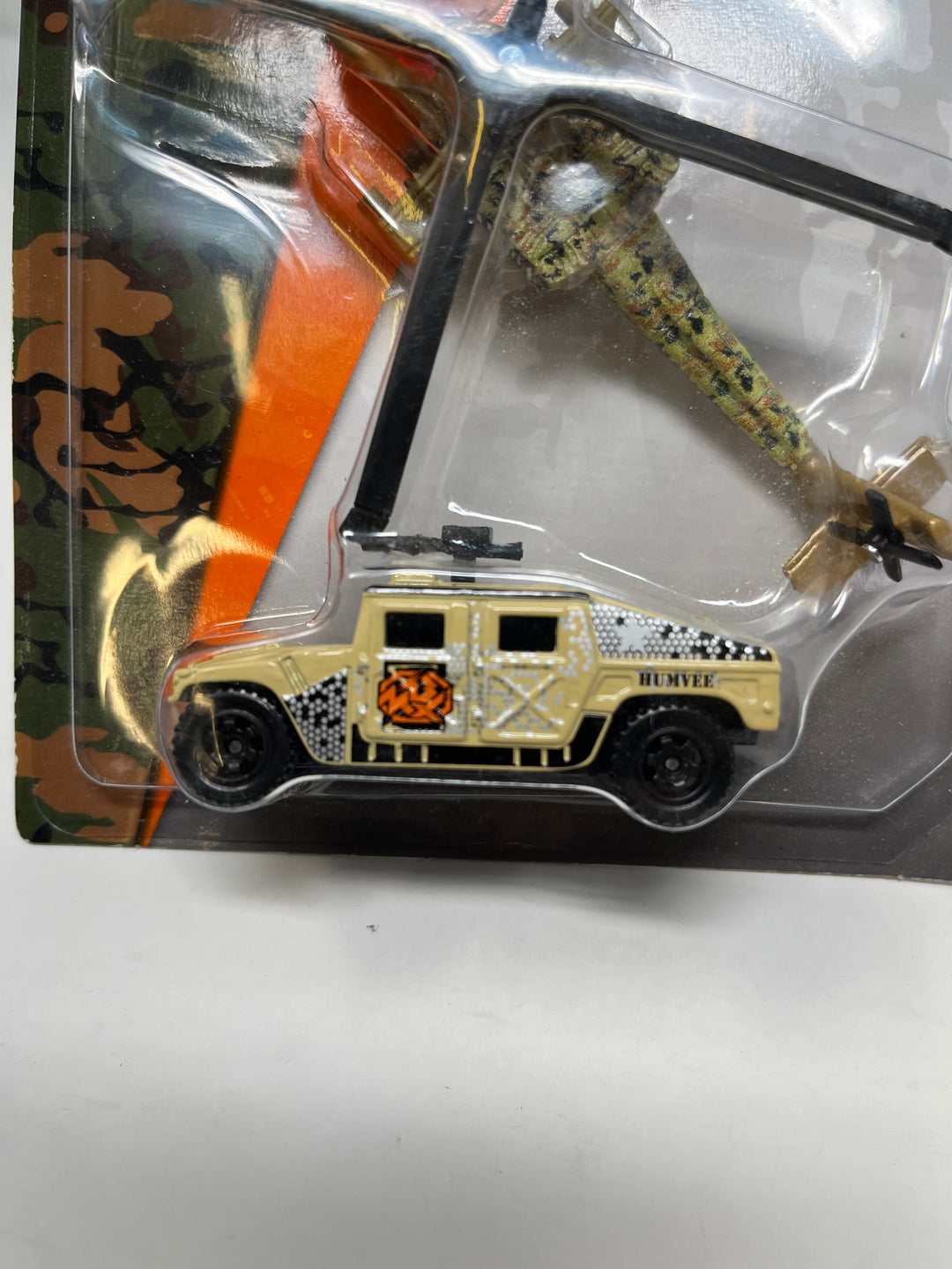 Humvee / Boeing AH-64 Apache * Matchbox On a Mission – Wheelcollectors LLC