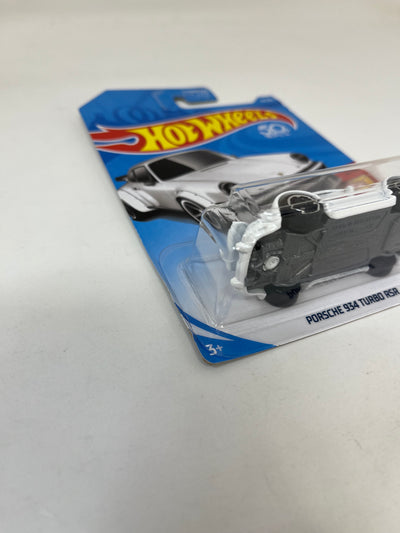 Porsche 934 Turbo RSR #44 * WHITE * 2018 Hot Wheels