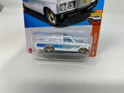 Custom '72 Chevy LUV #118 * WHITE * 2024 Hot Wheels Case P