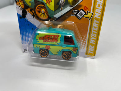 The Mystery Machine #38 * Scooby-Doo * 2012 Hot Wheels