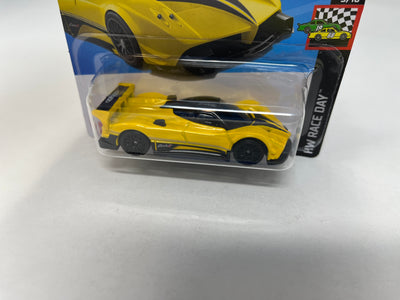 Pagani Zonda R #99 * Yellow * 2024 Hot Wheels SHORT CARD Case J