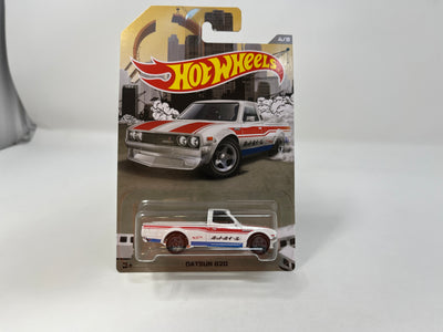 Datsun 620 4/8 * White * Hot Wheels Truck Series