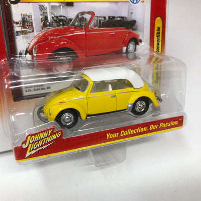 1975 Volkswagen Super Bee Convertible * Johnny Lightning 1:64 Scale