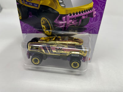 Baja Bison T5 * CHASE * 2024 Hot Wheels Pearl & Chrome 57th Anniversary Case G