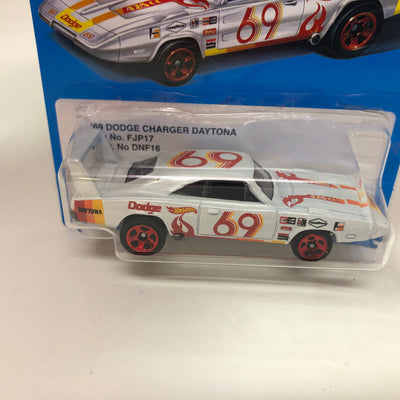 '69 Dodge Charger Daytona * WHITE * Hot Wheels Retro Target Only Series