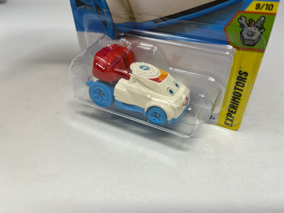 Quick Chat #216 * 2025 Hot Wheels  NEW! M Case
