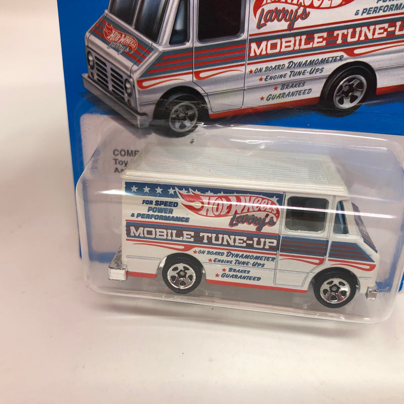 Combat Medic Mobile Tune-Up * Hot Wheels Target Retro Series