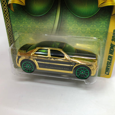 Chrysler HEMI 300C * Hot Wheels Clover Cars