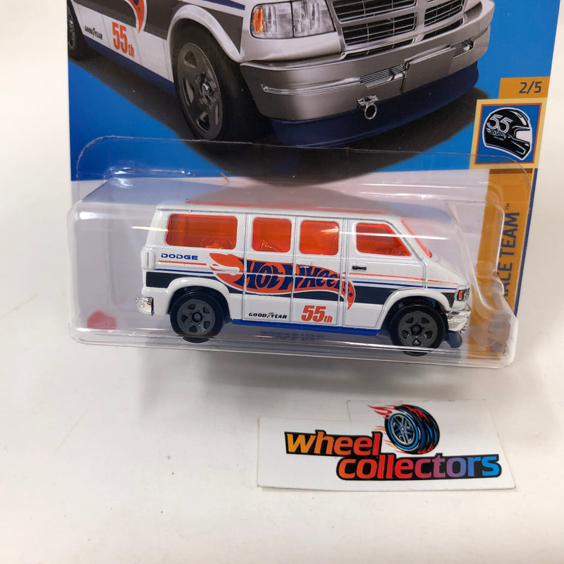 Dodge Van 