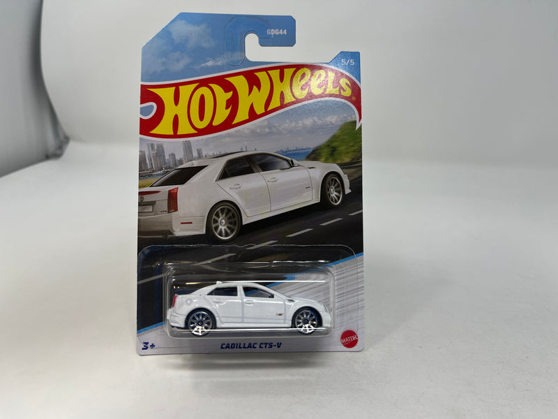 Cadillac CTS-V * White * Hot Wheels Luxury Sedans Series