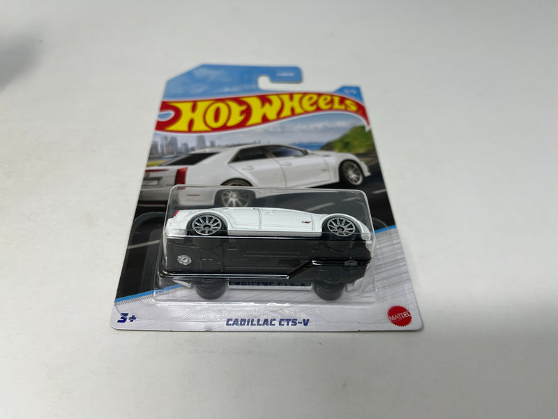 Cadillac CTS-V * White * Hot Wheels Luxury Sedans Series