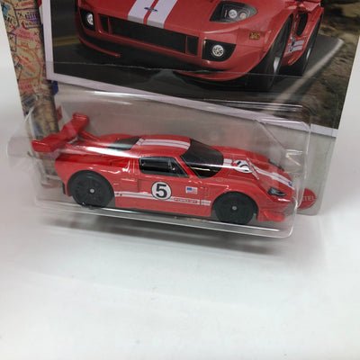 Ford GT * Red * Hot Wheels World Racers